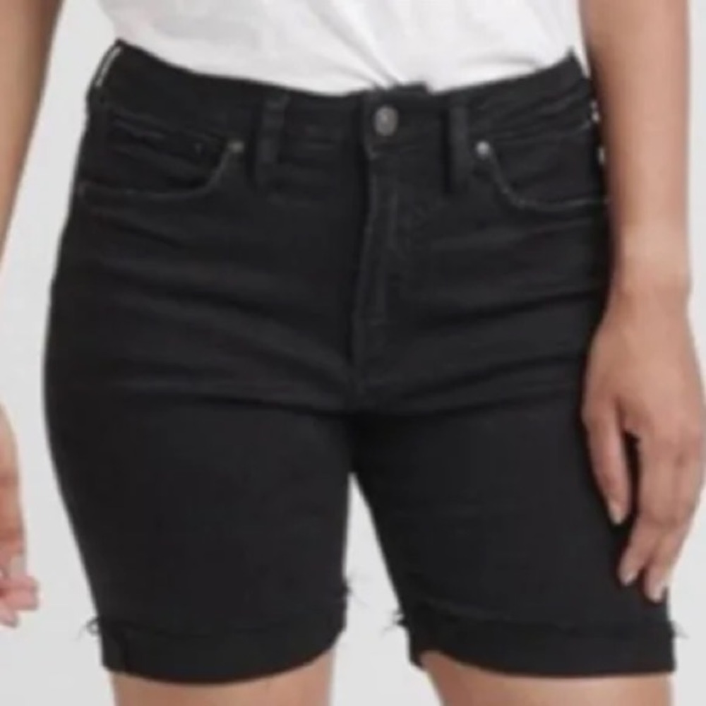 Silver Jeans Sure Thing Denim Shorts. Like new condition